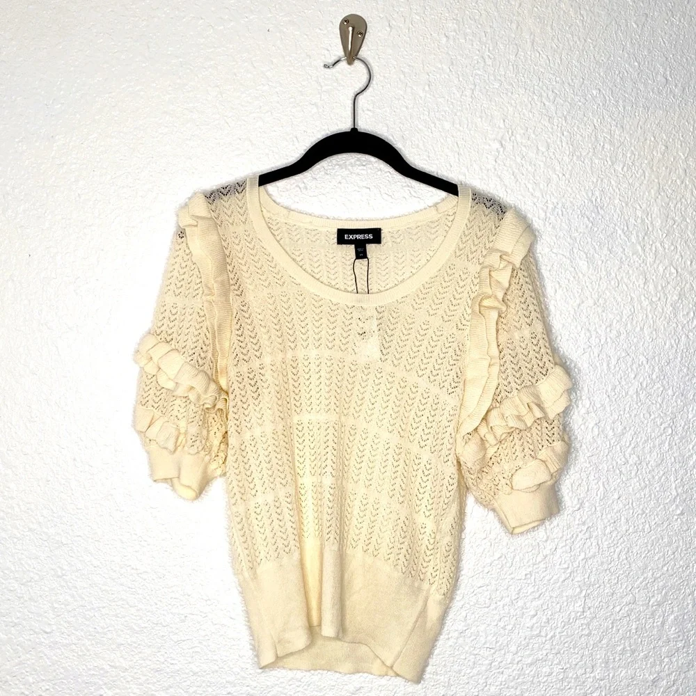 EXPRESS SHORT SLEEVE CREAM SWEATER SZ XS - Picture 1 of 9